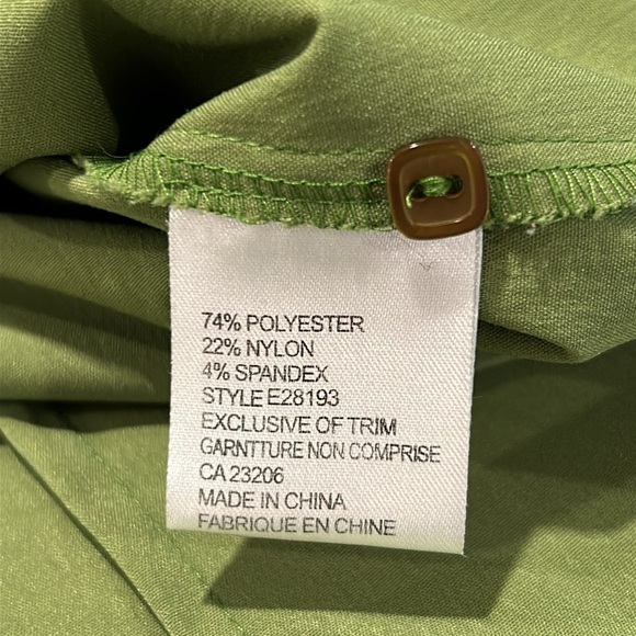 Jessica size large button up, long sleeve blouse, green, square buttons - Picture 7 of 7